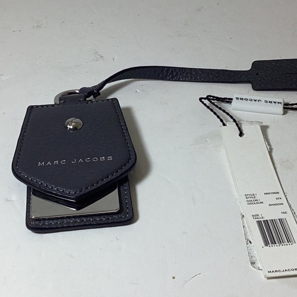 Marc Jacobs Leather Luggage Handbag Shad Hang Tag - Picture 5 of 9